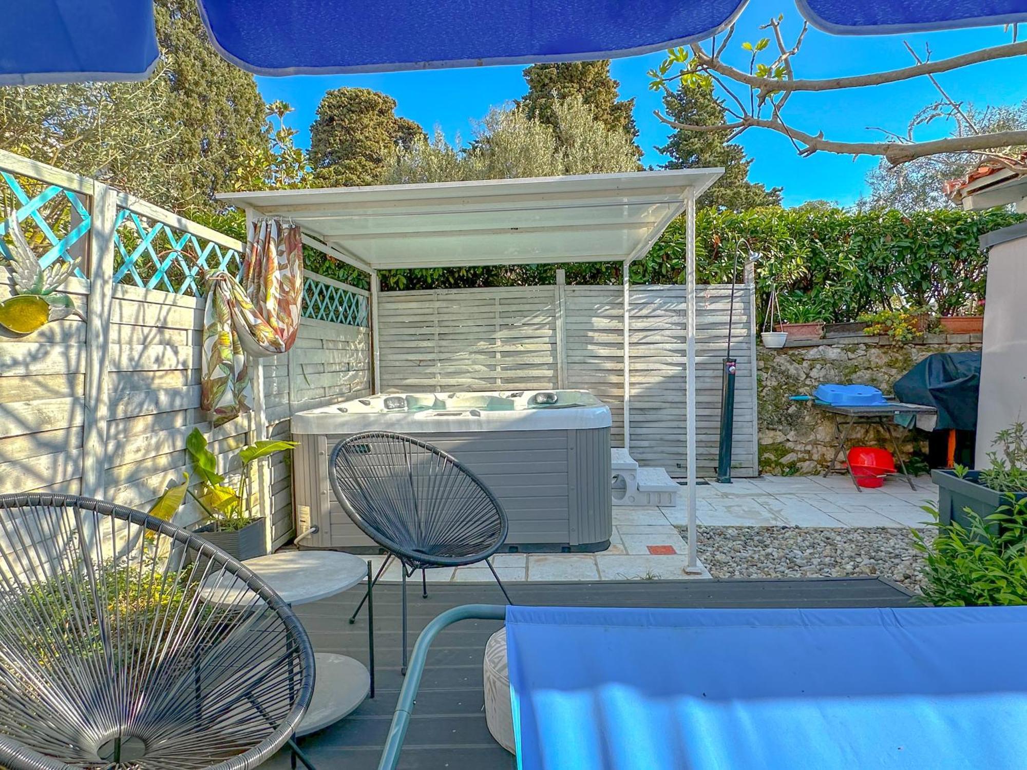 Beachfront House With Private Jacuzzi And Garden Zadar Exteriör bild