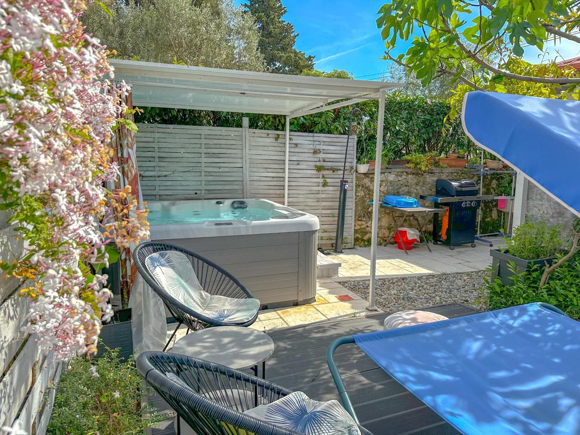 Beachfront House With Private Jacuzzi And Garden Zadar Exteriör bild