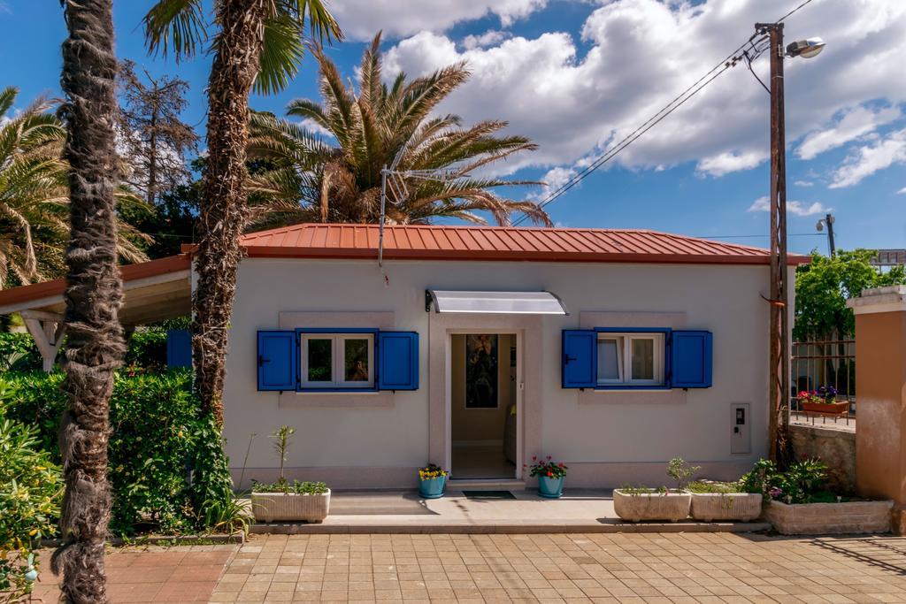Beachfront House With Private Jacuzzi And Garden Zadar Exteriör bild