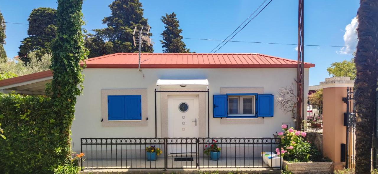 Beachfront House With Private Jacuzzi And Garden Zadar Exteriör bild